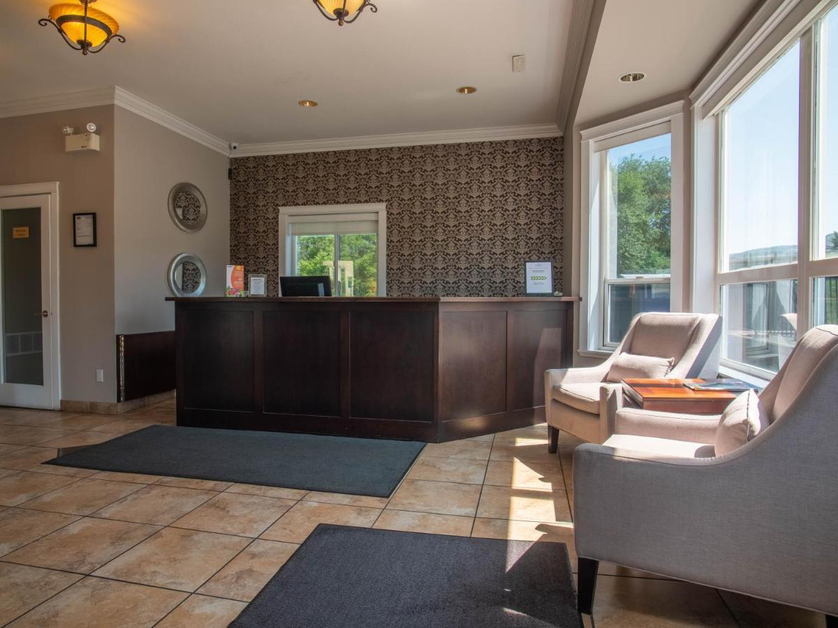 Riverland Inn & Suites Камлупс Екстериор снимка
