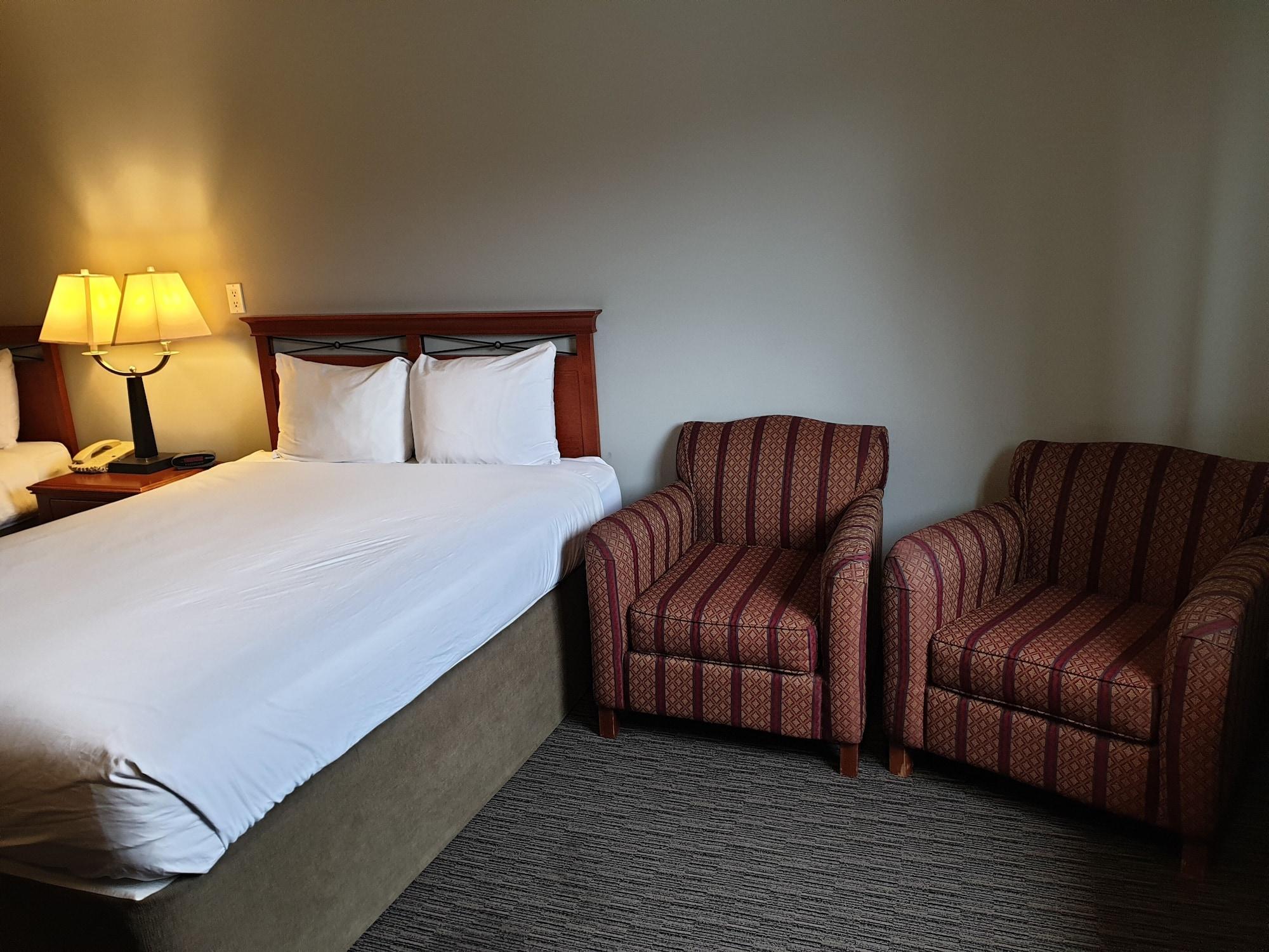Riverland Inn & Suites Камлупс Екстериор снимка